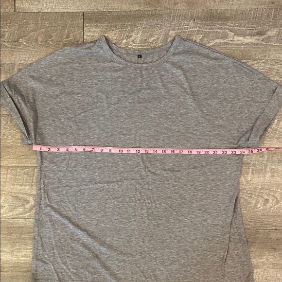 Gray Crewneck Cuffed Short Sleeve Women's Casual Top size Large - Picture 2 of 3